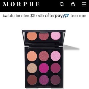 ***free with any purchase if interested****Morphe eyeshadow pallet with mirror